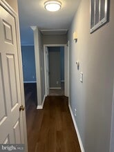 Building Photo - 11211 Surry Woods Ct