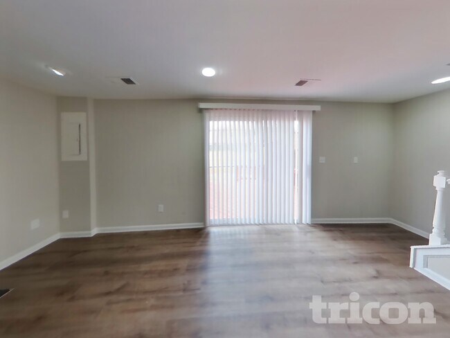 Foto del edificio - 3695 Masthead Trail