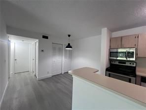 Foto principal - 10733 Cleary Blvd