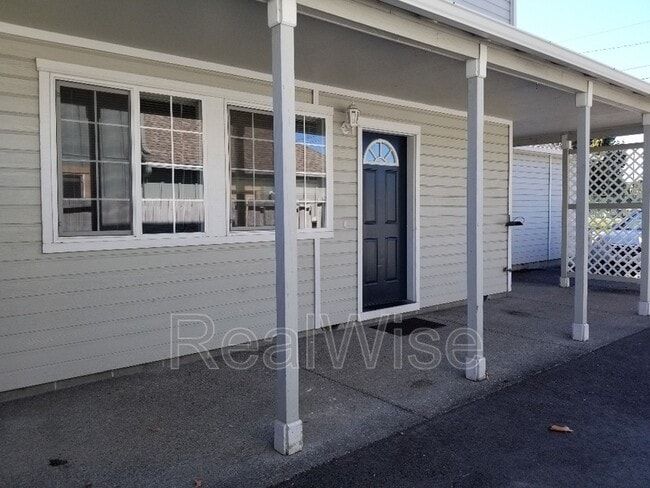 Building Photo - 1527 Hamilton Ln