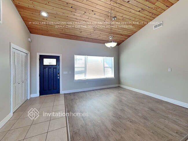 Foto del edificio - 10613 Lakeshore Dr