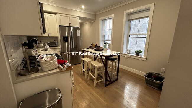 Foto del edificio - 47 Englewood Ave