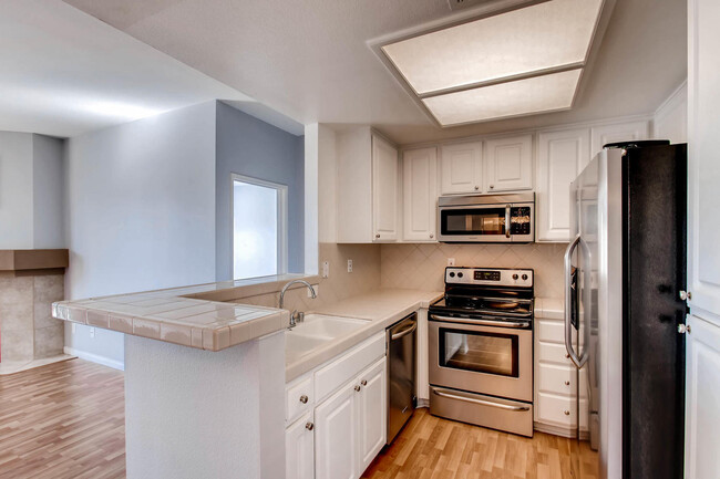 Building Photo - Great Central San Diego Location in Missio...