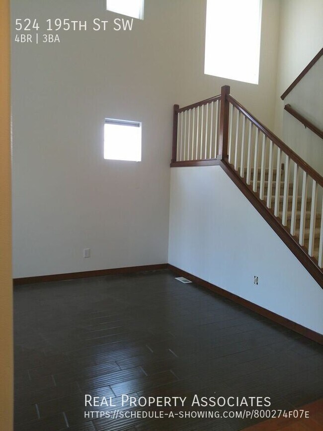 Foto del edificio - 524 195th St SW