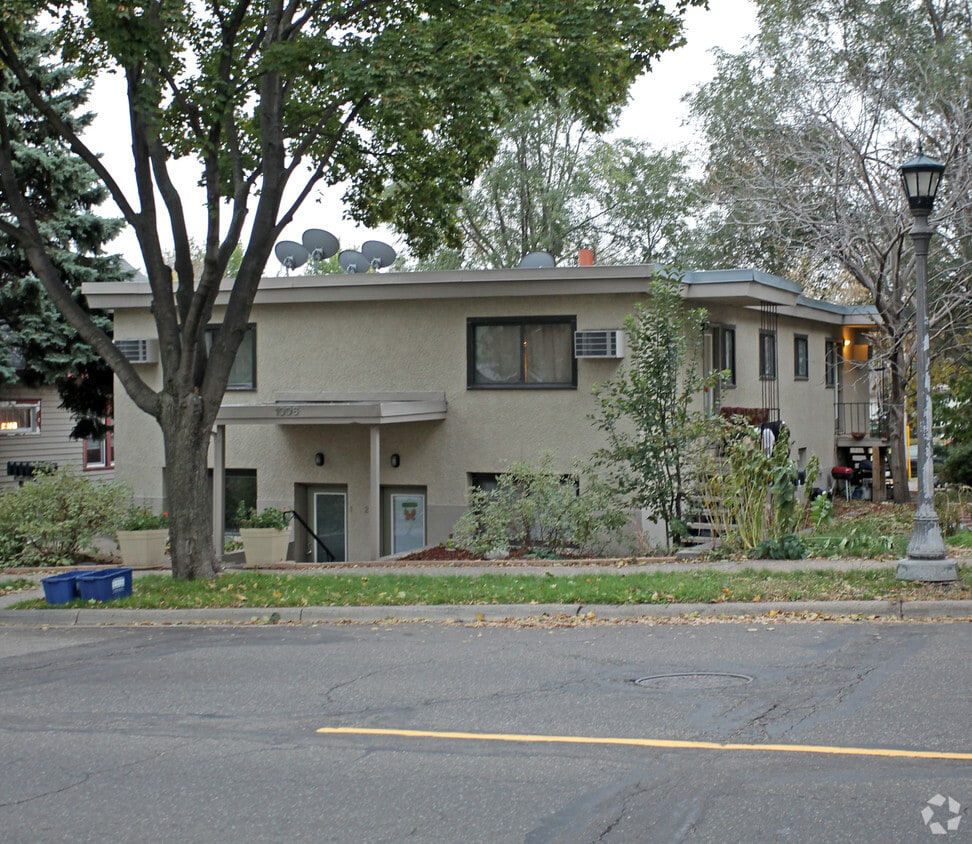 Primary Photo - 1006 Randolph Ave