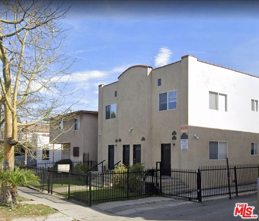 Primary Photo - 1816 1/2 S La Brea Ave
