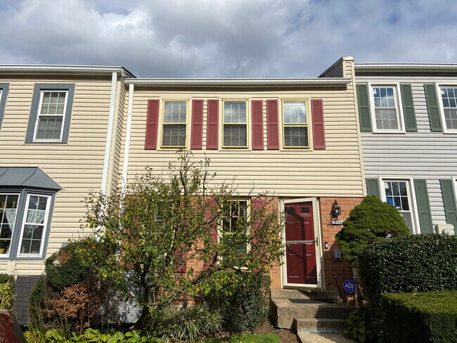 Building Photo - 6337 Pine View Ct