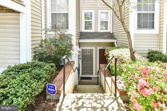 Building Photo - 2954 Yarling Ct