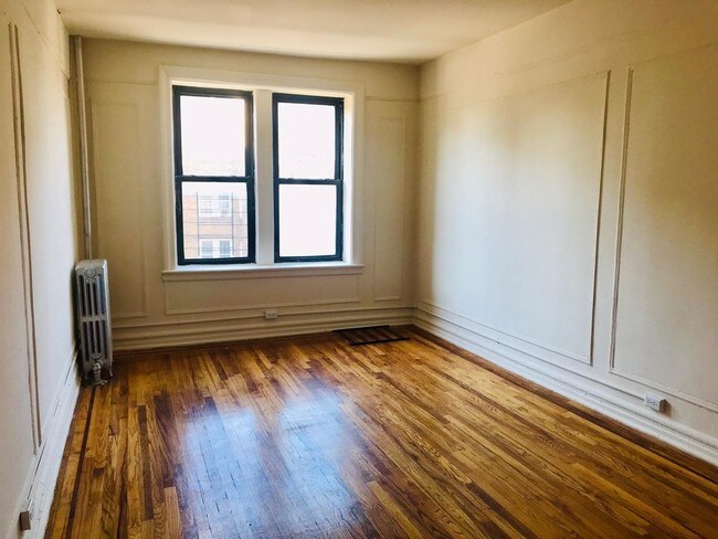 Building Photo - 3204 Holland Ave