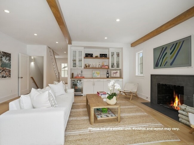 Foto del edificio - 14 White Barns Ln