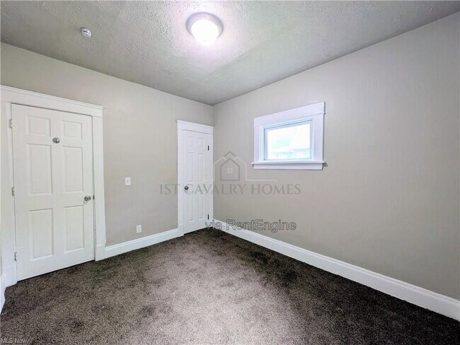 Foto del edificio - 10302 Lamontier Ave