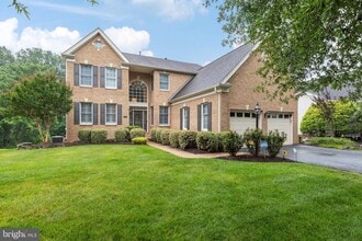 Building Photo - 15292 Golf View Dr