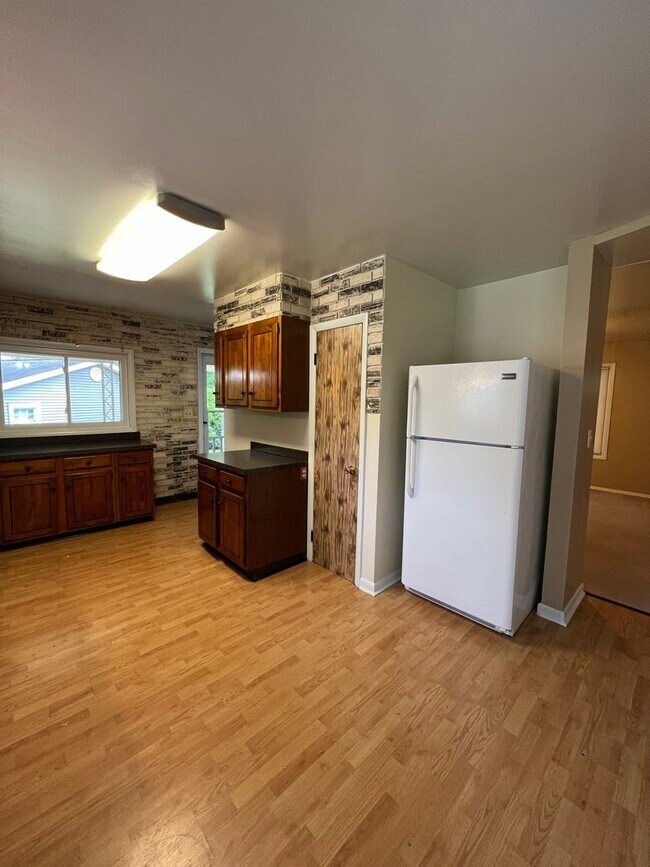 Building Photo - 3908 Staatz Dr