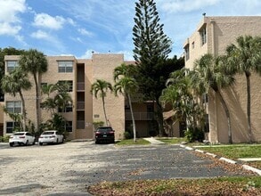 Building Photo - 9410 Live Oak Pl