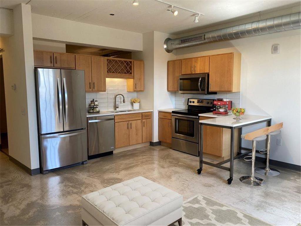 Foto principal - 700 Central Ave NE