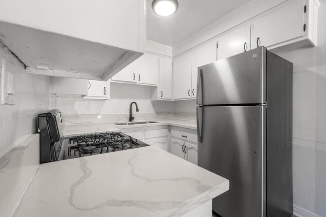 Photo - 3212 West 60th Street Apartment