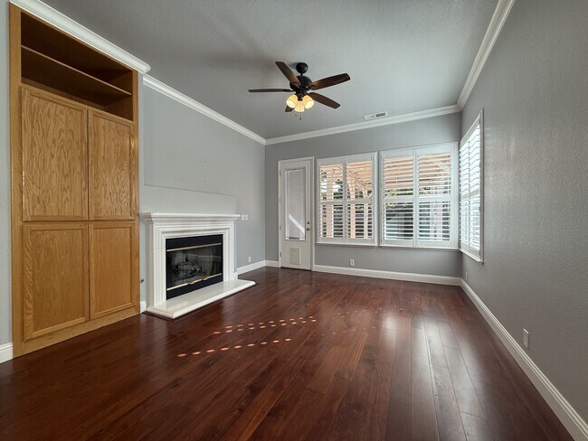 Foto del edificio - 1893 Autumn Hill Ln