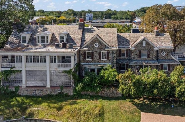 Foto del edificio - 2700 Philadelphia Pike