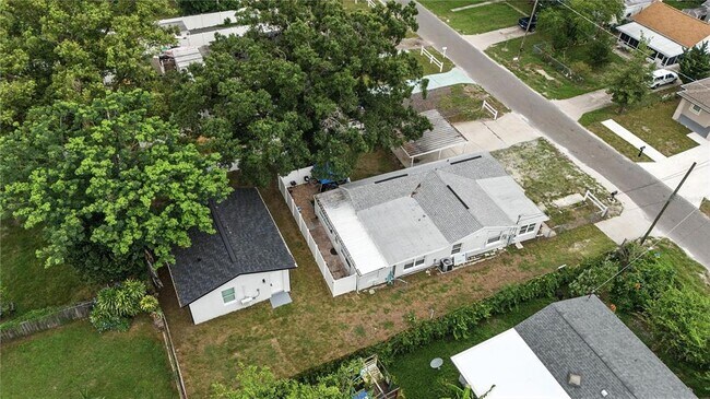 Foto del edificio - 8714 N Highland Ave
