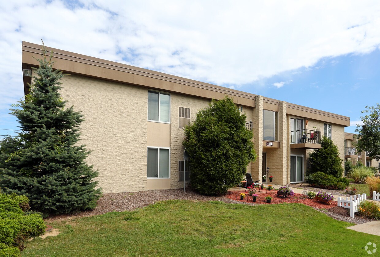 The Village on South Carpenter Apartments Brunswick, OH