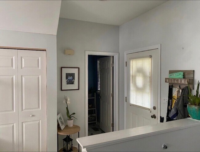 Foto del edificio - 376 Maidstone Ct