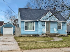 Building Photo - 4221 Buchanan Ave SW