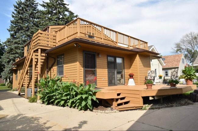 Building Photo - 3432 S Logan Ave