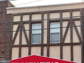 Building Photo - 7979 Oxford Ave