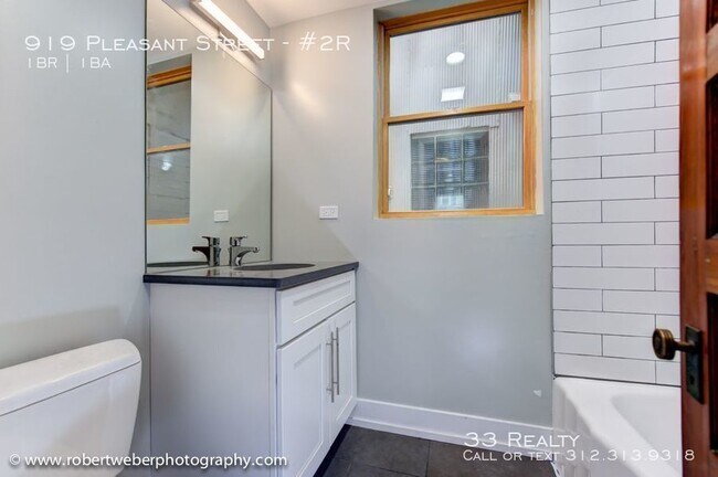 Foto del edificio - 919 Pleasant St