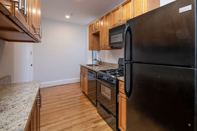 Foto del edificio - Nicely renovated 1 bed in Brighton.