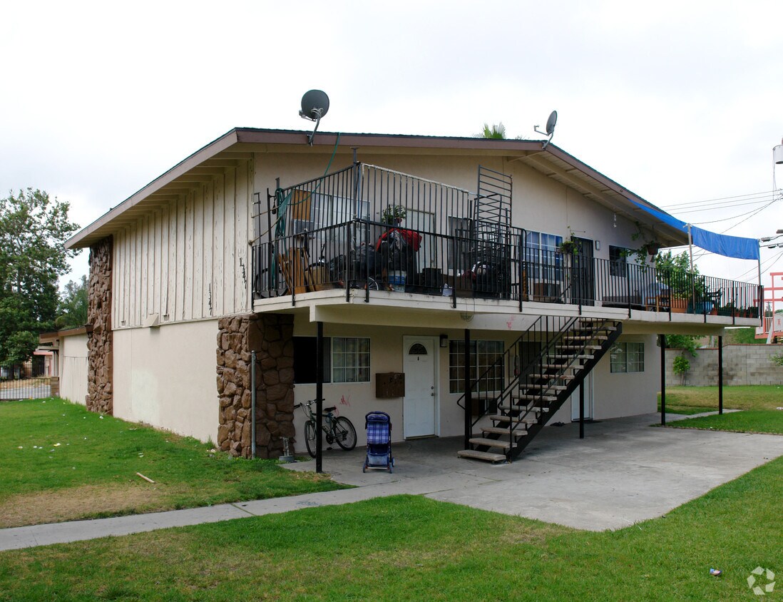 Foto del edificio - 1347 N Parkside Dr