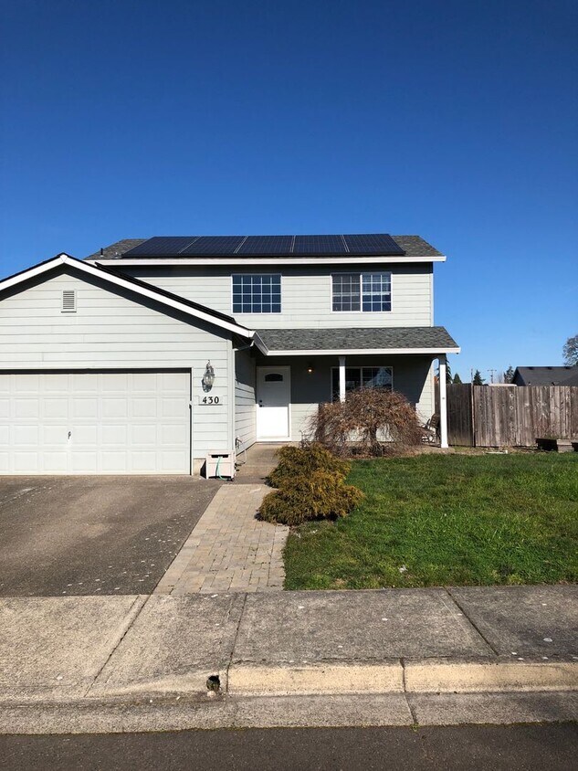 Primary Photo - 2 Story Home in Carlton