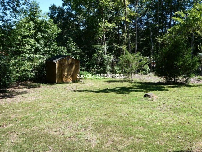 Foto del edificio - 603 Woodland Cir