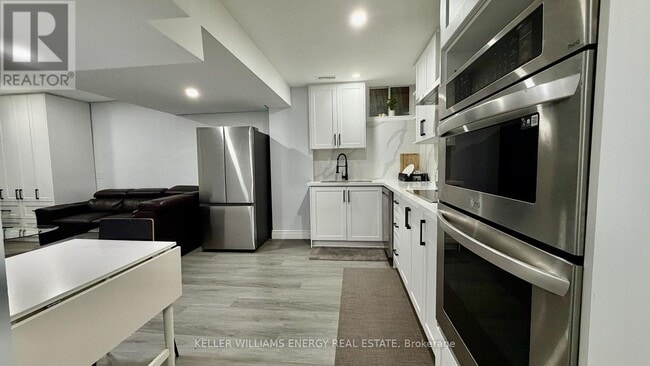 Building Photo - 53 Raven Cross Ave