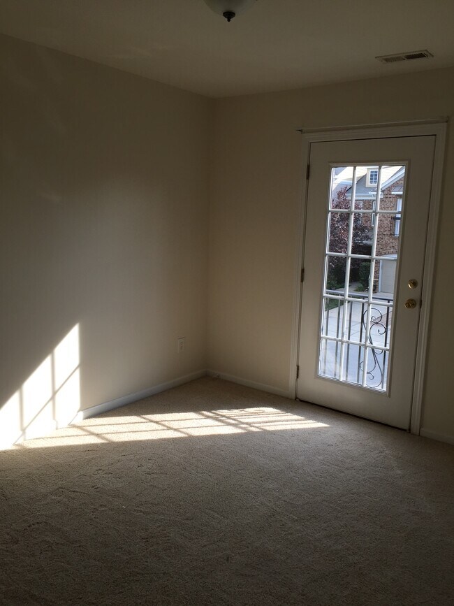 Building Photo - 218 Lone Star Way