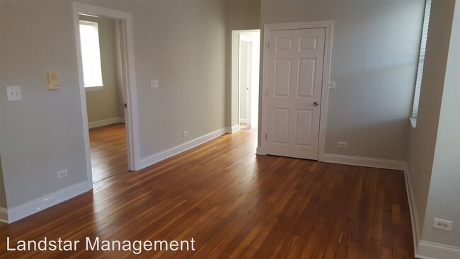 Foto del edificio - 2159 W Belmont Ave