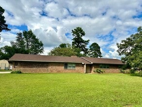 Building Photo - 3710 Hillside Dr