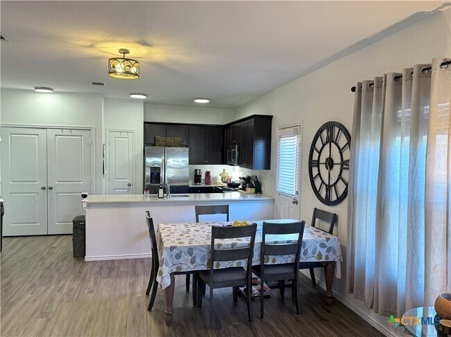 Foto del edificio - 217 Barbary Coast Ln