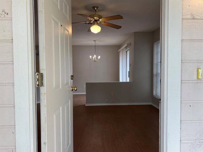 Building Photo - 7209 Aldea Dr