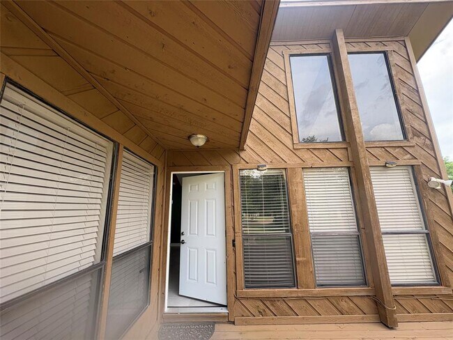 Building Photo - 3723 O Henry Dr