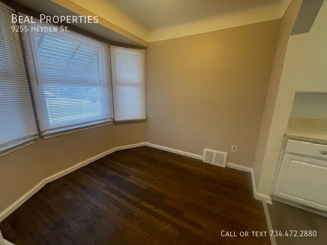 Foto del edificio - 9255 Heyden St