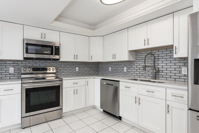 Building Photo - 2480 Presidential Way