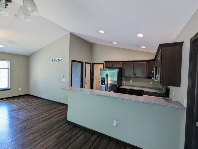 Building Photo - 486 RJ Dr