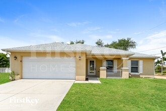 Building Photo - 2112 NE 14th Ave