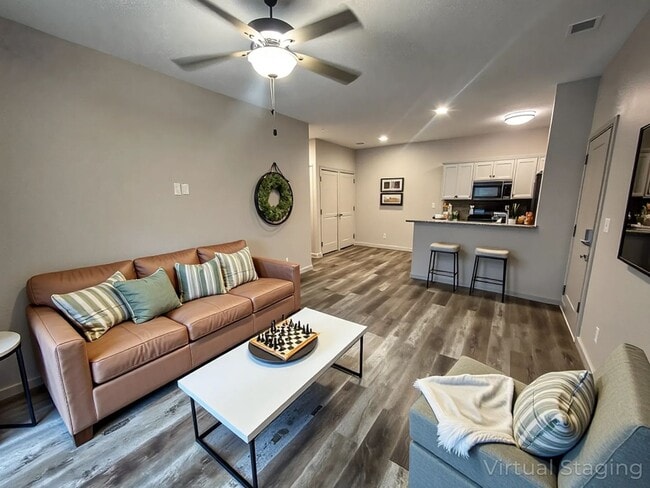 Building Photo - 2 Bedroom  2 Bath Garden Level on Table Rock Lake - Lakeside Apartments Branson, MO