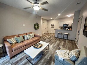 Building Photo - 325 Majestic Dr