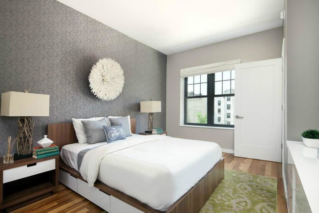 Foto del edificio - 8330 Kew Gardens Rd