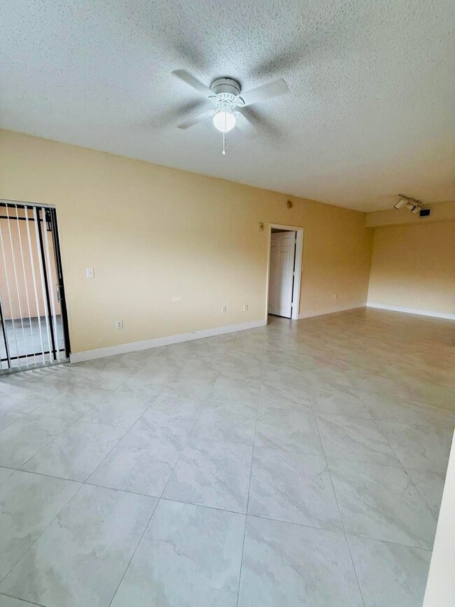 Building Photo - 2917 Tuscany Ct