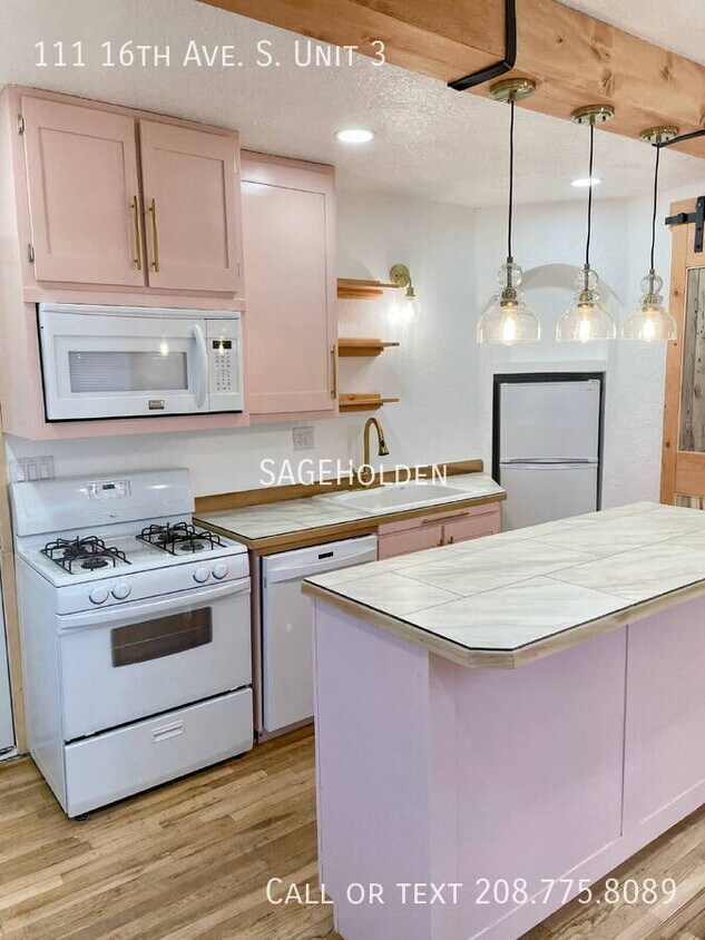 Foto principal - 111 16th Ave S