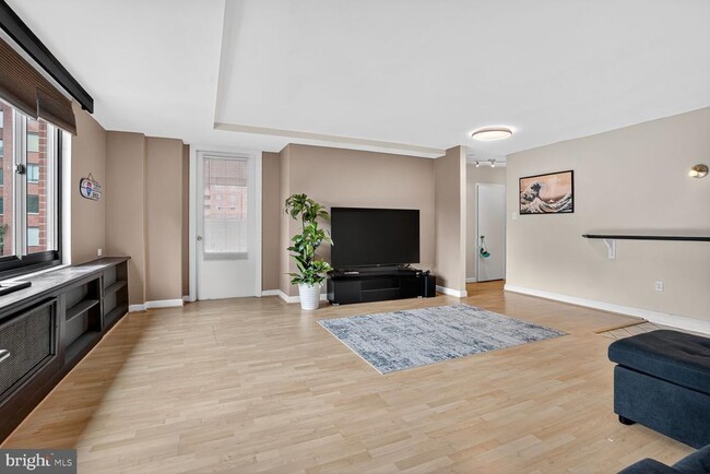 Building Photo - 1021 Arlington Blvd